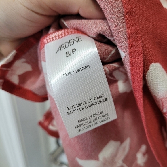 Bohemian Floral flowy top ruffle detailing size Small red white pink - Picture 9 of 10